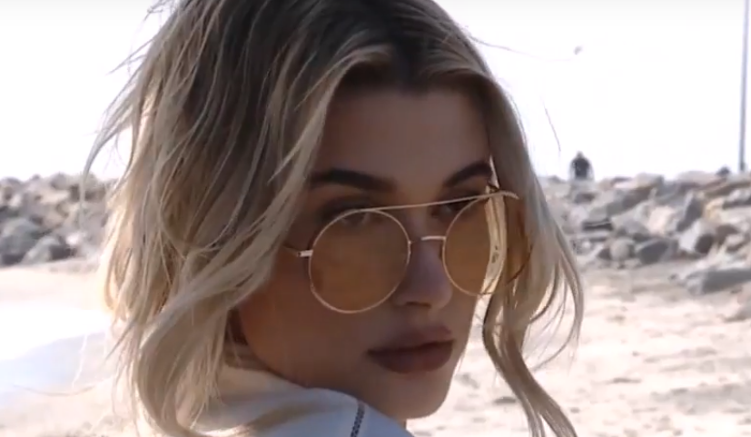 Hailey Baldwin occhiali da sole